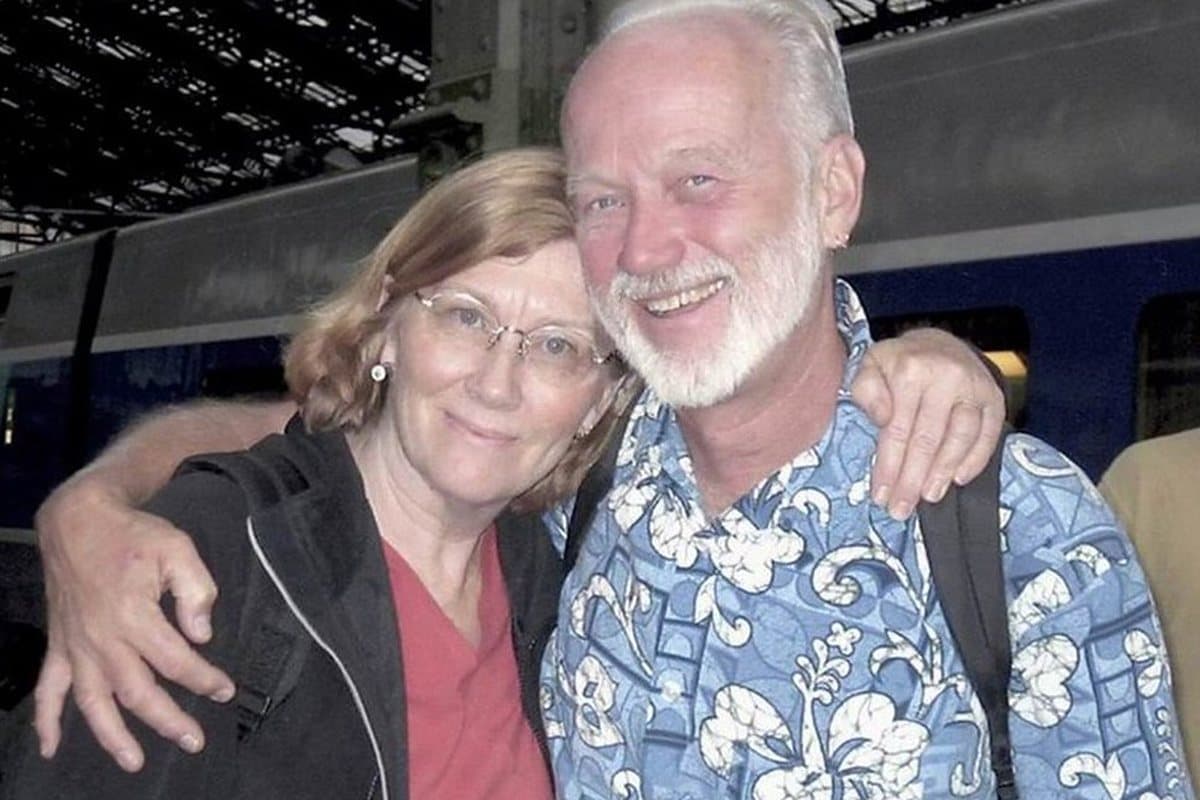 The original photograph of the couple, with her glasses on